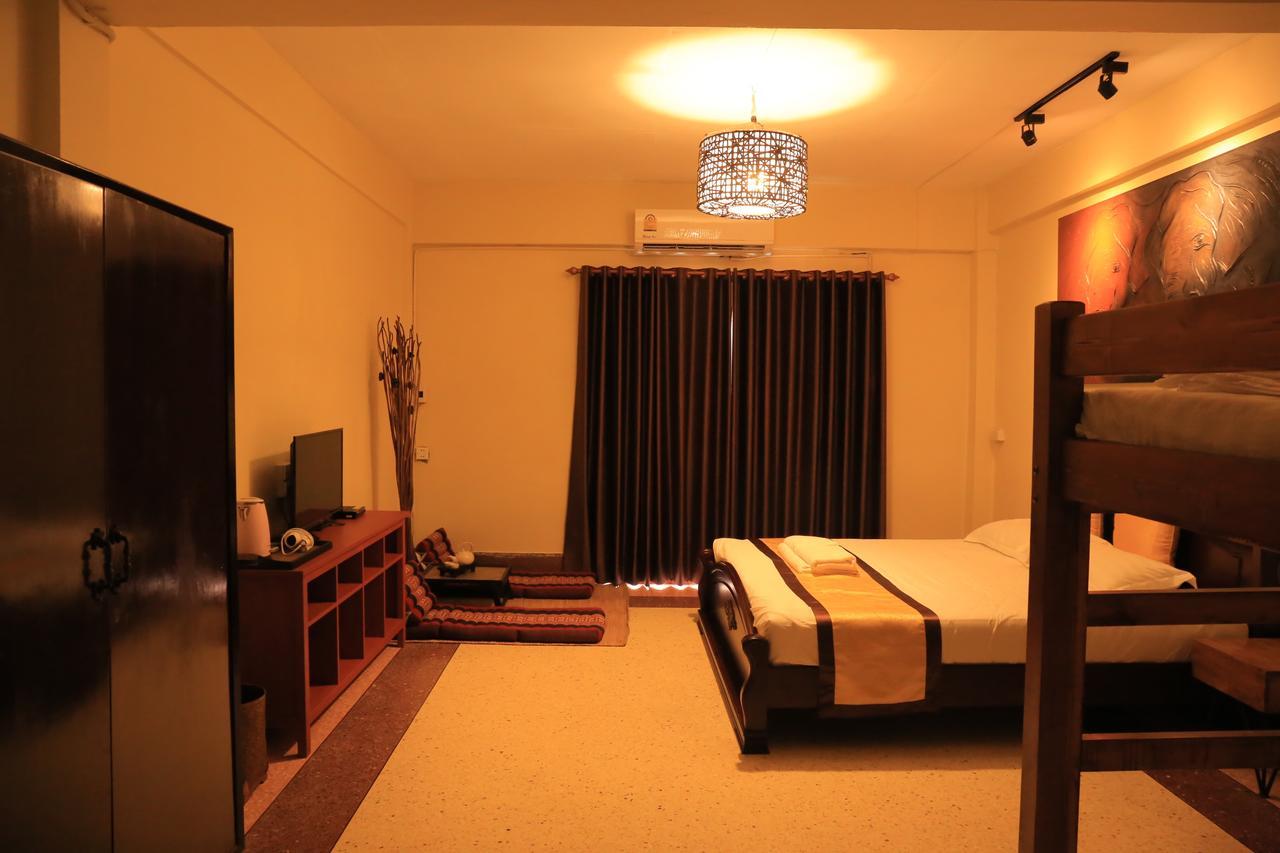 Hostel Midsummer Night Bangkok